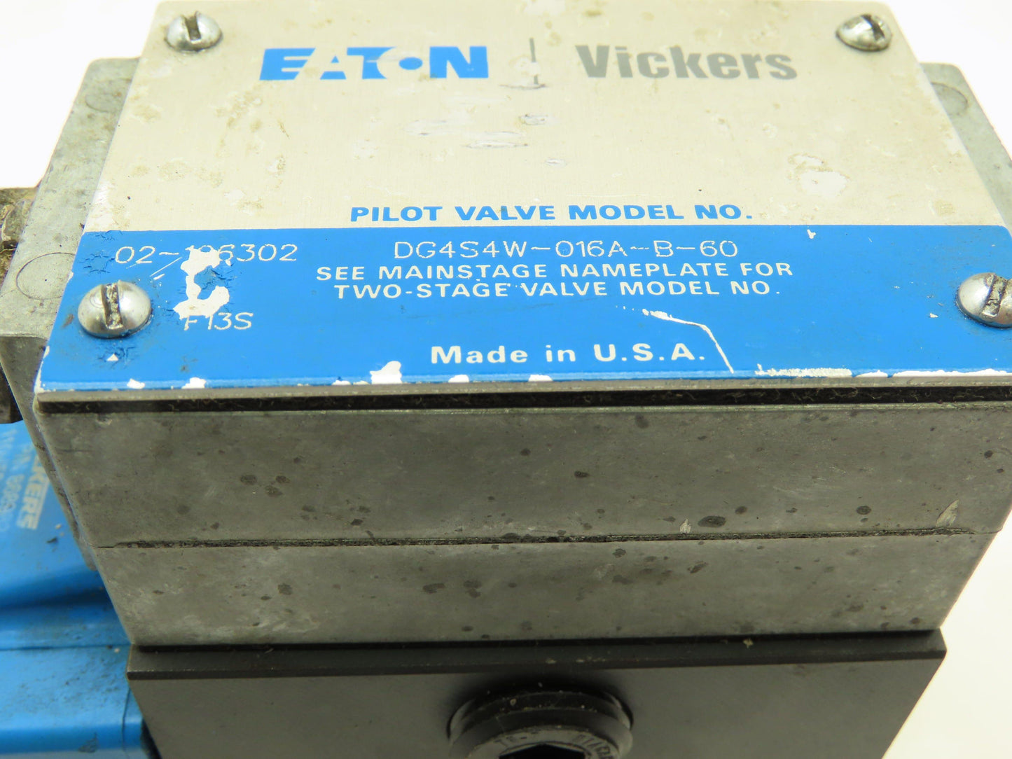 Vickers DG4S4W-016A-B-60 Hydraulic Directional Solenoid Pilot Valve 120V