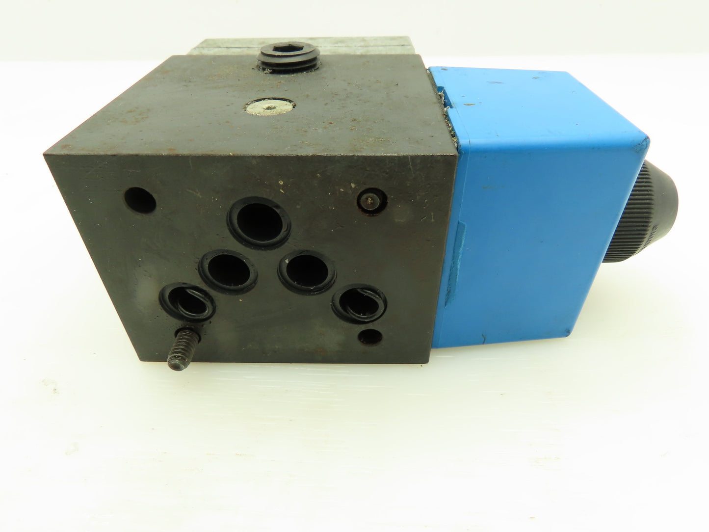 Vickers DG4S4W-016A-B-60 Hydraulic Directional Solenoid Pilot Valve 120V