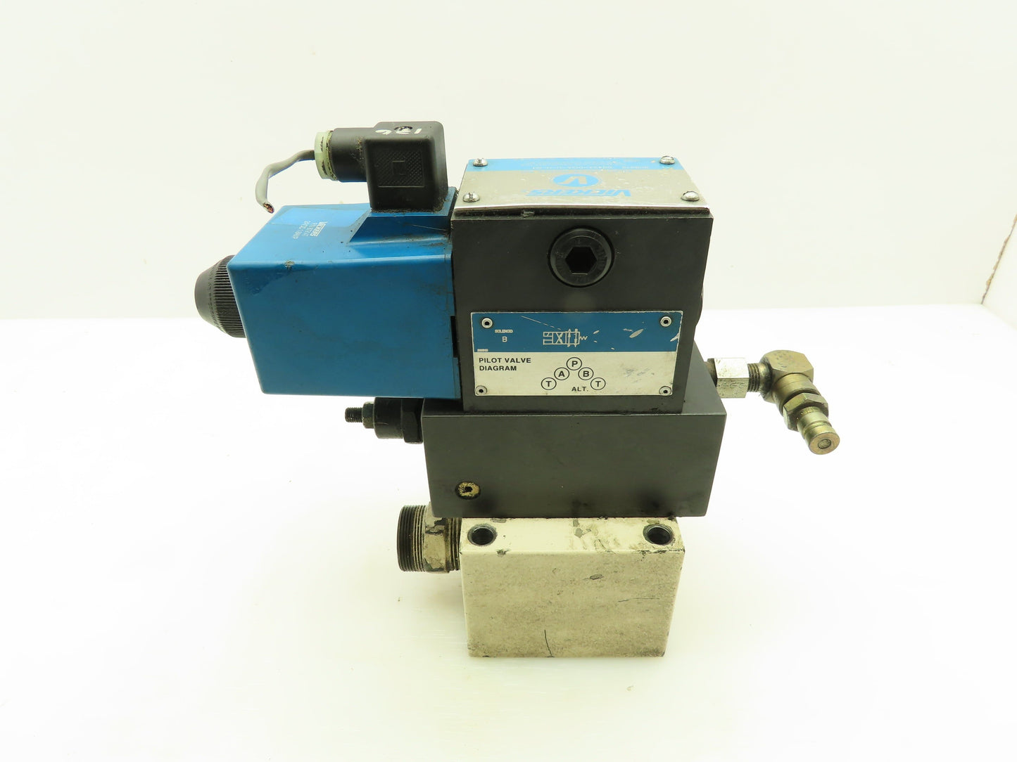 Vickers DG4S4-012A-U-H-60 Hydraulic Directional  Solenoid Relief Valve Stack