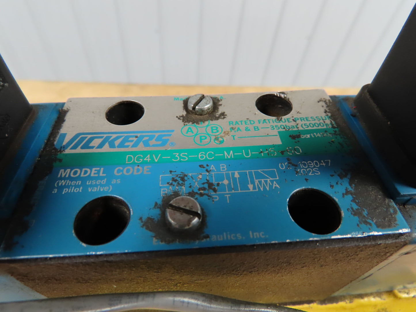 Tokimec DG5V-H8 Directional Hydraulic Flow Control Solenoid Relief Valve Stack