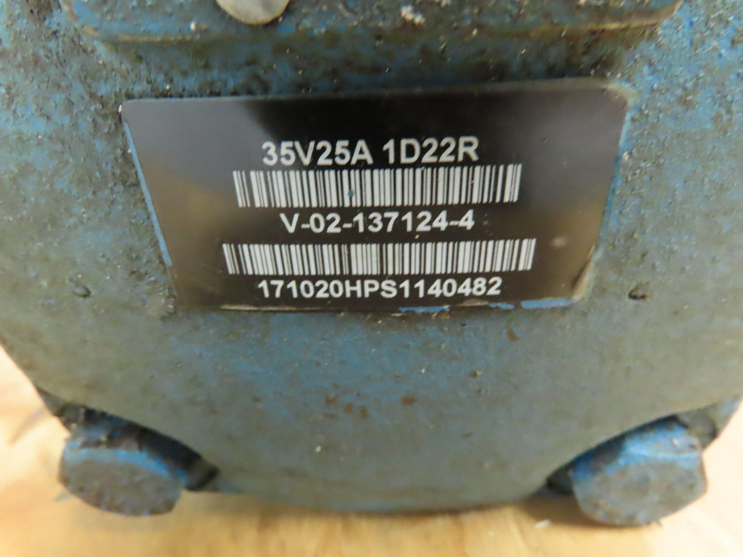 35V 25A 1D 22R Single Vane Hydraulic Pump 2" SAE-32 Inlet 25 GPM Series V