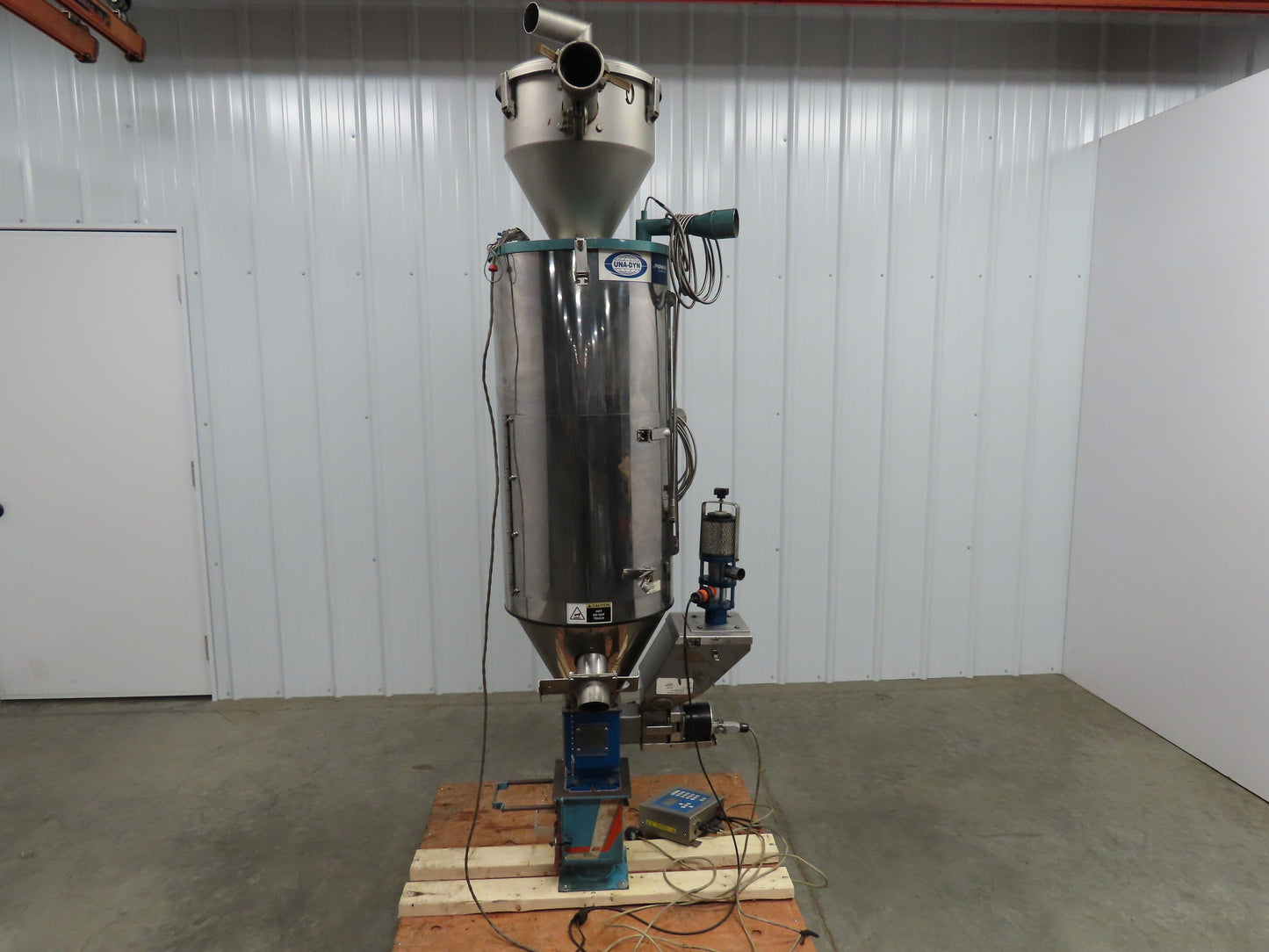 Una-Dyn TSC-100 Solid Cone Hopper, Insulated, Stainless W/Autoload OS-10 Feeder