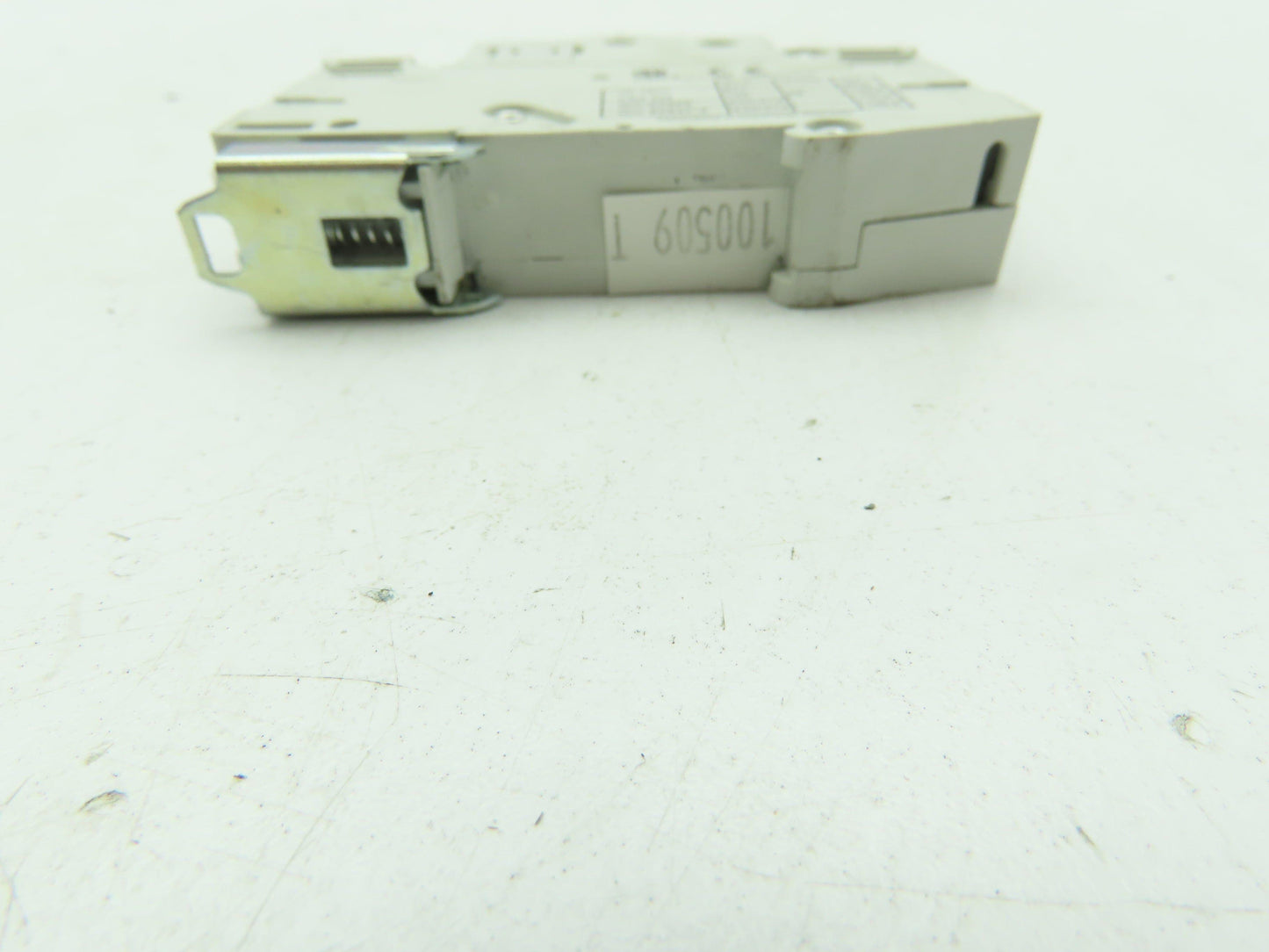 Cutler Hammer WMS1C02 Circuit Breaker, 2 Amp 240 VAC Single Pole LOT of 10