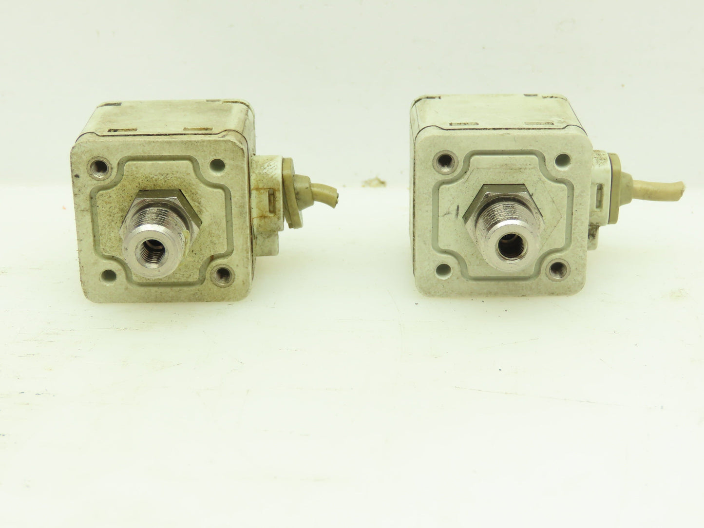 SMC ZSE 40A-N01-T-P Digital Monitor Pressure Switch 12-24VDC 1/8"NPT  LOT OF 2