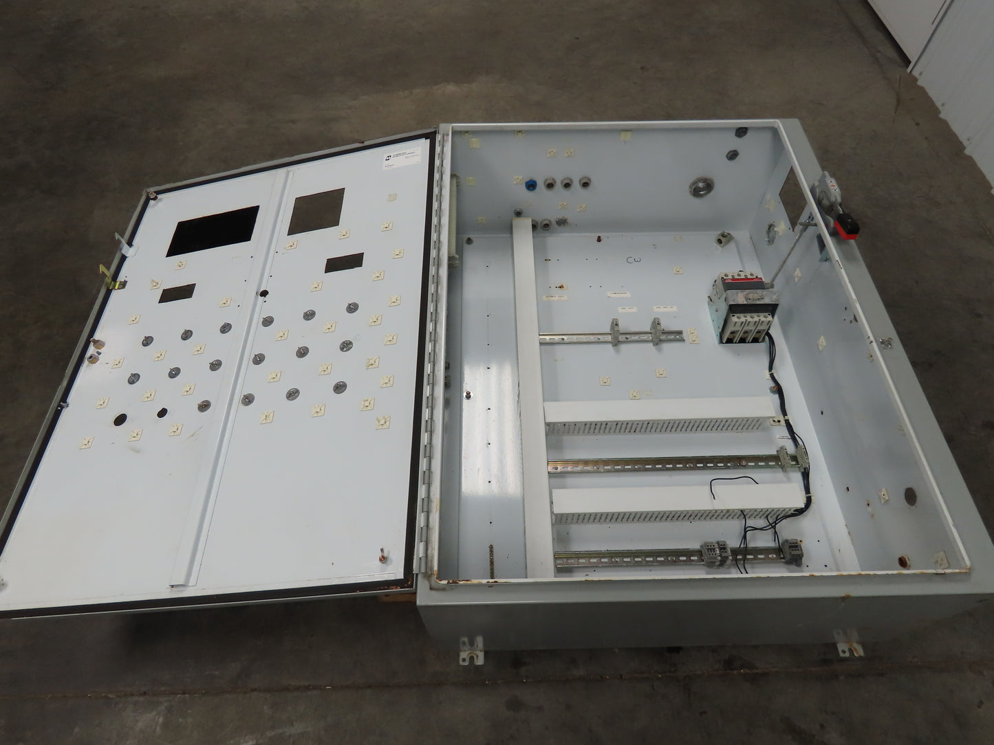 Hammond Manufacturing S88062 Electrical Enclosure W/Backplate W/200A Disconnect