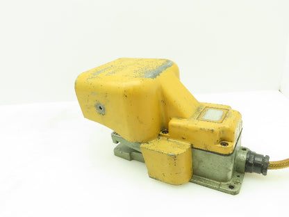 Electric Foot Control Switch w/Toe Guard TOE GUARD BROKE ON BOTH SIDES