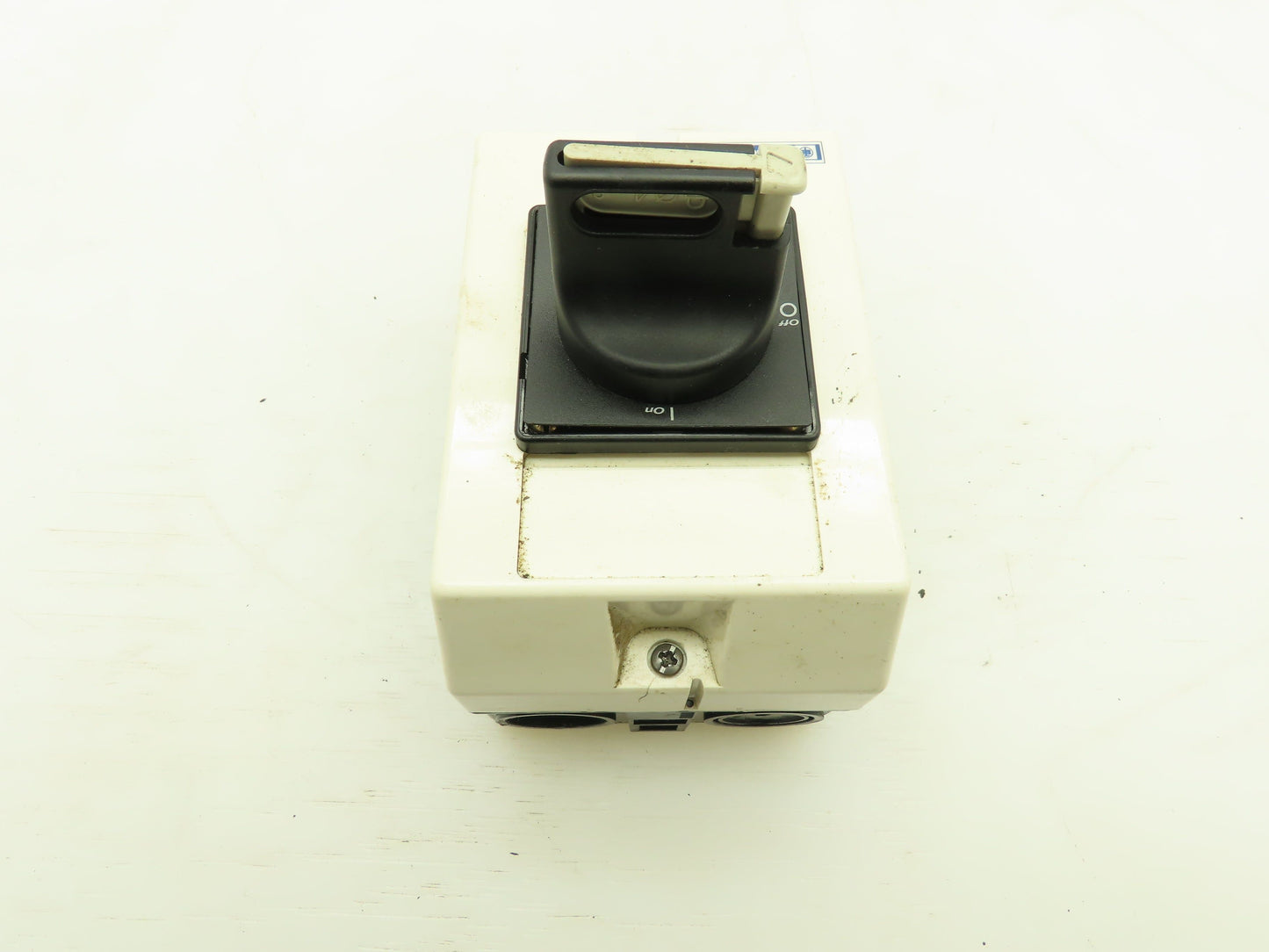 Telemecanique V02 10A Switch W/Aux Contacts & Enclosure 600VAC 3 Pole 5 HP