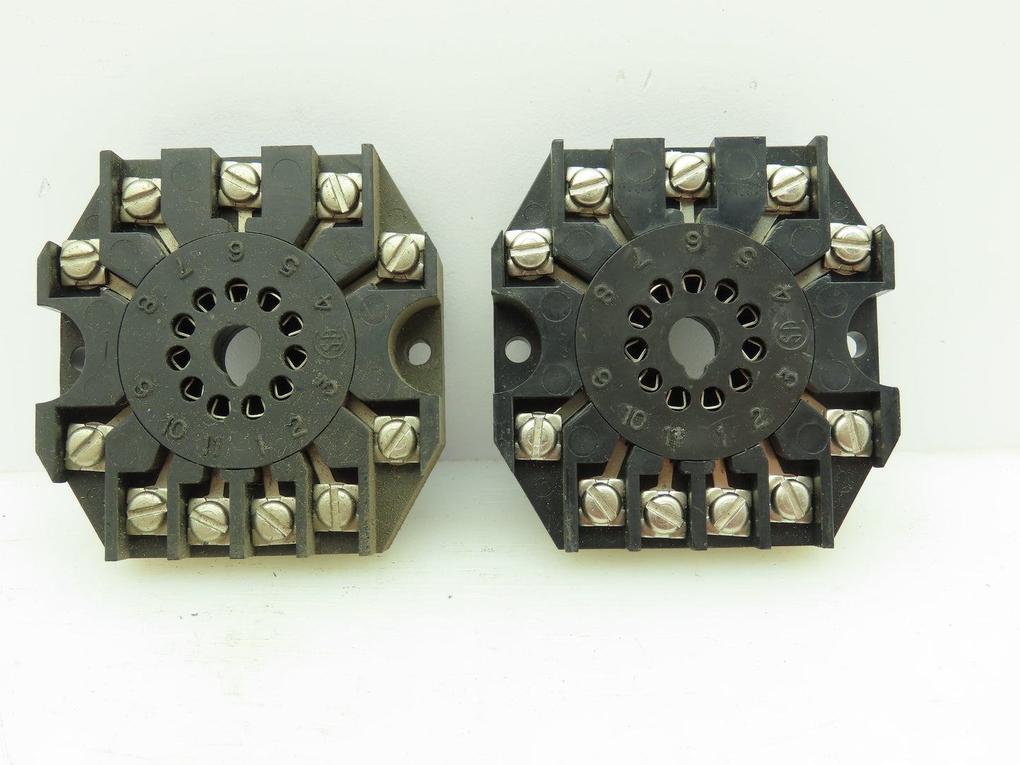 Skan-A-Matic 677005 677005 Relay Socket 11 Pin/Screw Terminal Contacts LOT OF 2