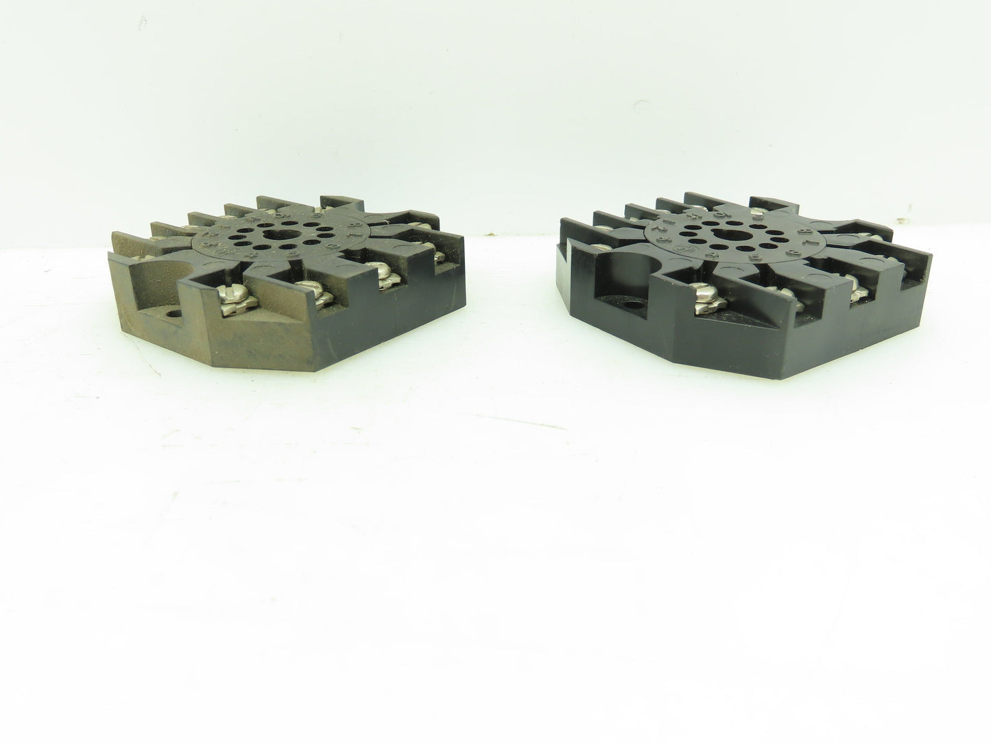 Skan-A-Matic 677005 677005 Relay Socket 11 Pin/Screw Terminal Contacts LOT OF 2