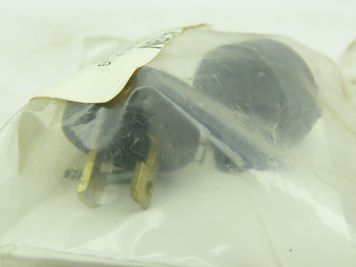 Arrow Hart 7428N Midget Locking Plug 15A 125V 2P 2W  LOT OF 4