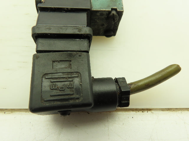 MAC 812C-PM-111CA-112 Pneumatic Solenoid Valve 150PSI 1/4"NPT 120V Coil 2-Way
