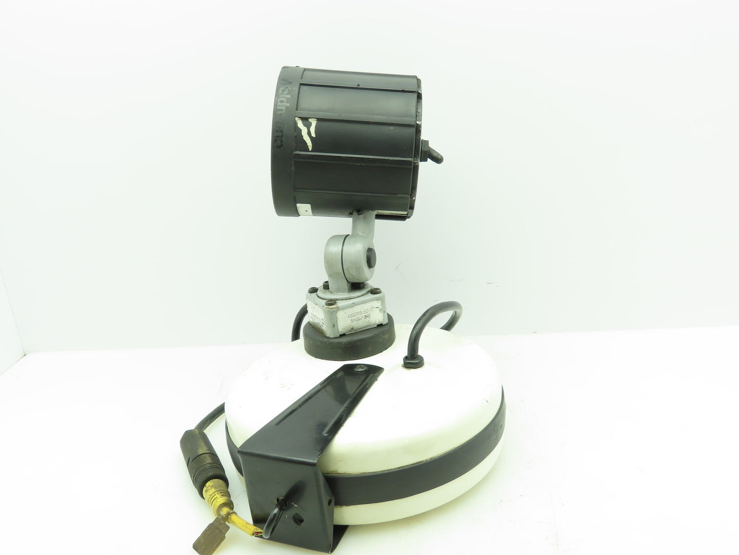 Waldmann HGWK-70-24VAC  60W Halogen Machine Light Magnetic Base 30' Reel Retract