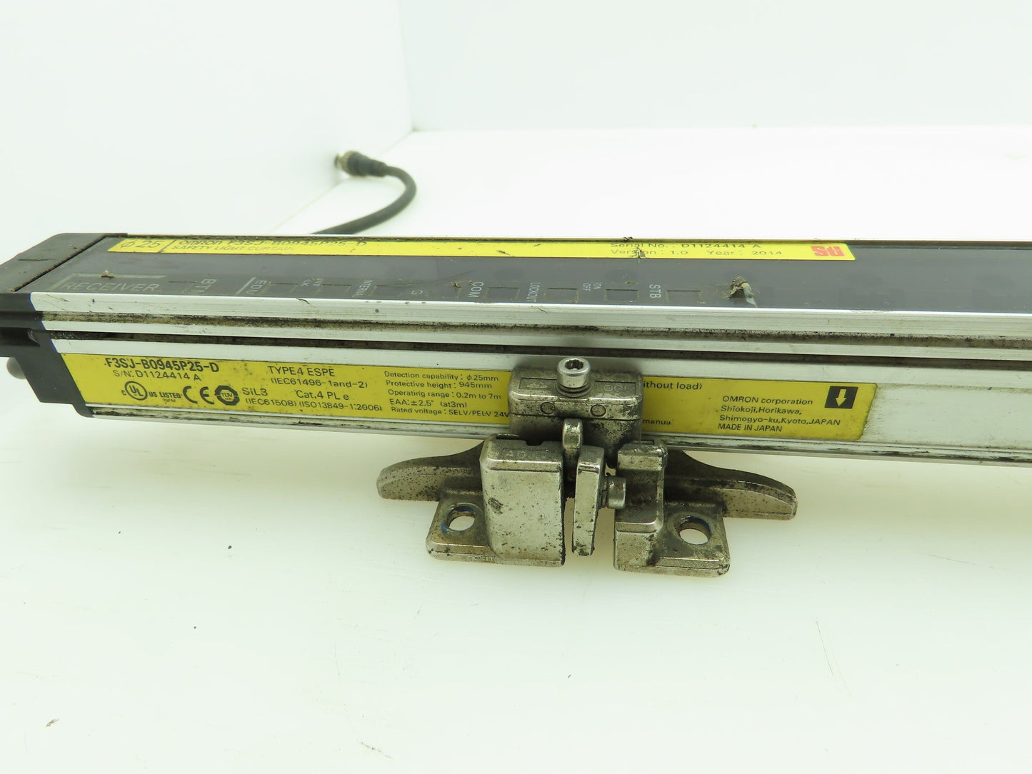 Omron F3SJ-B0945P25-D Safety Light Curtain Receiver F3SJ -B Series