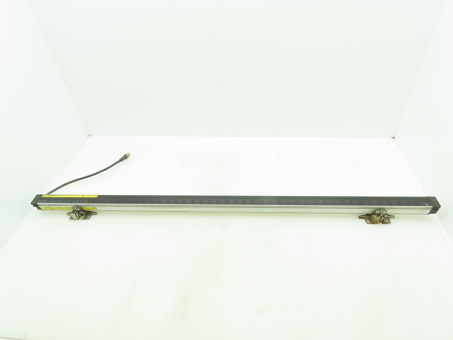 Omron F3SJ-B0945P25-D Safety Light Curtain Receiver F3SJ -B Series