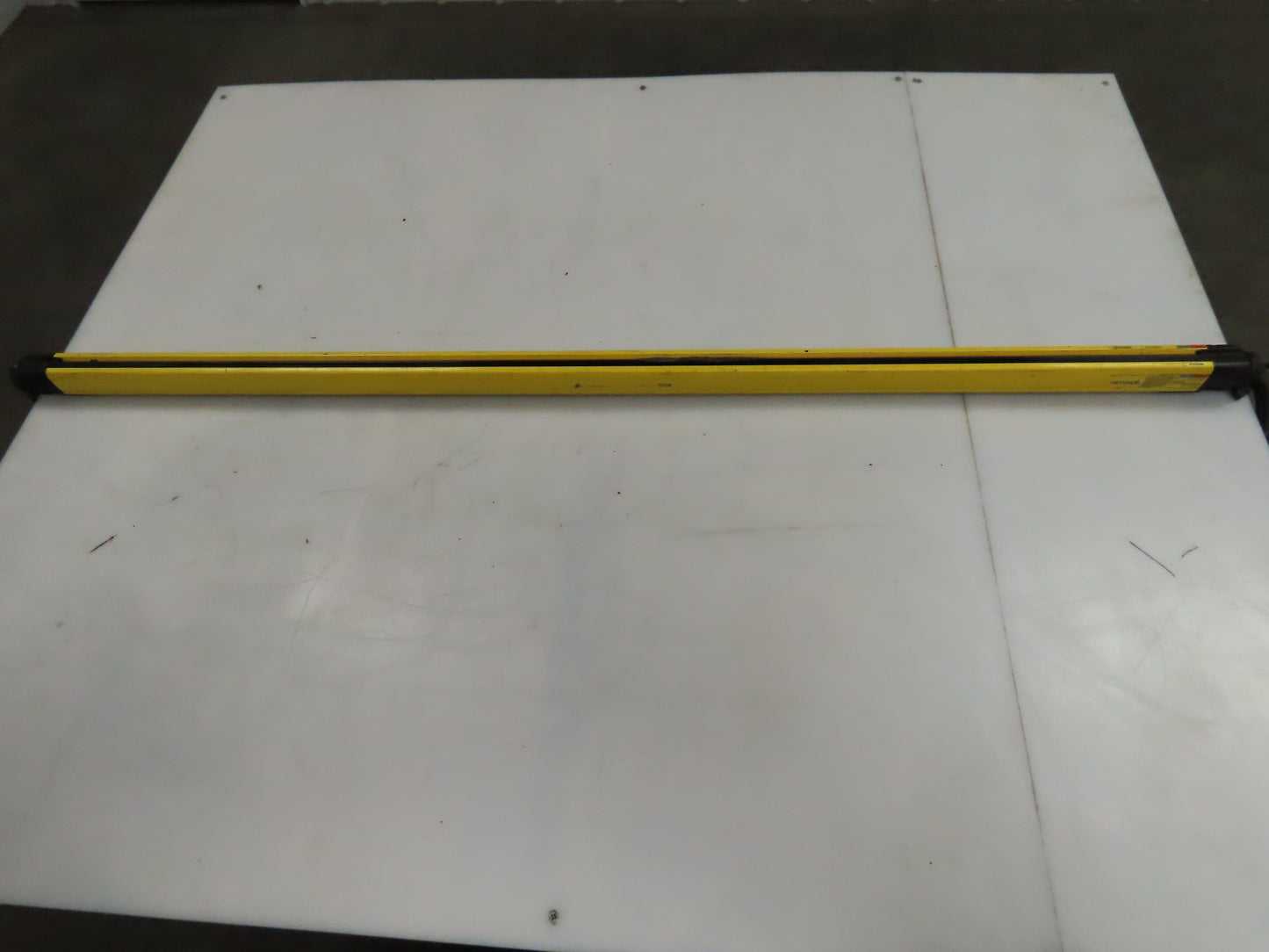 Keyence GL-R60H-T Safety Light Curtain Transmitter C3210968 44"