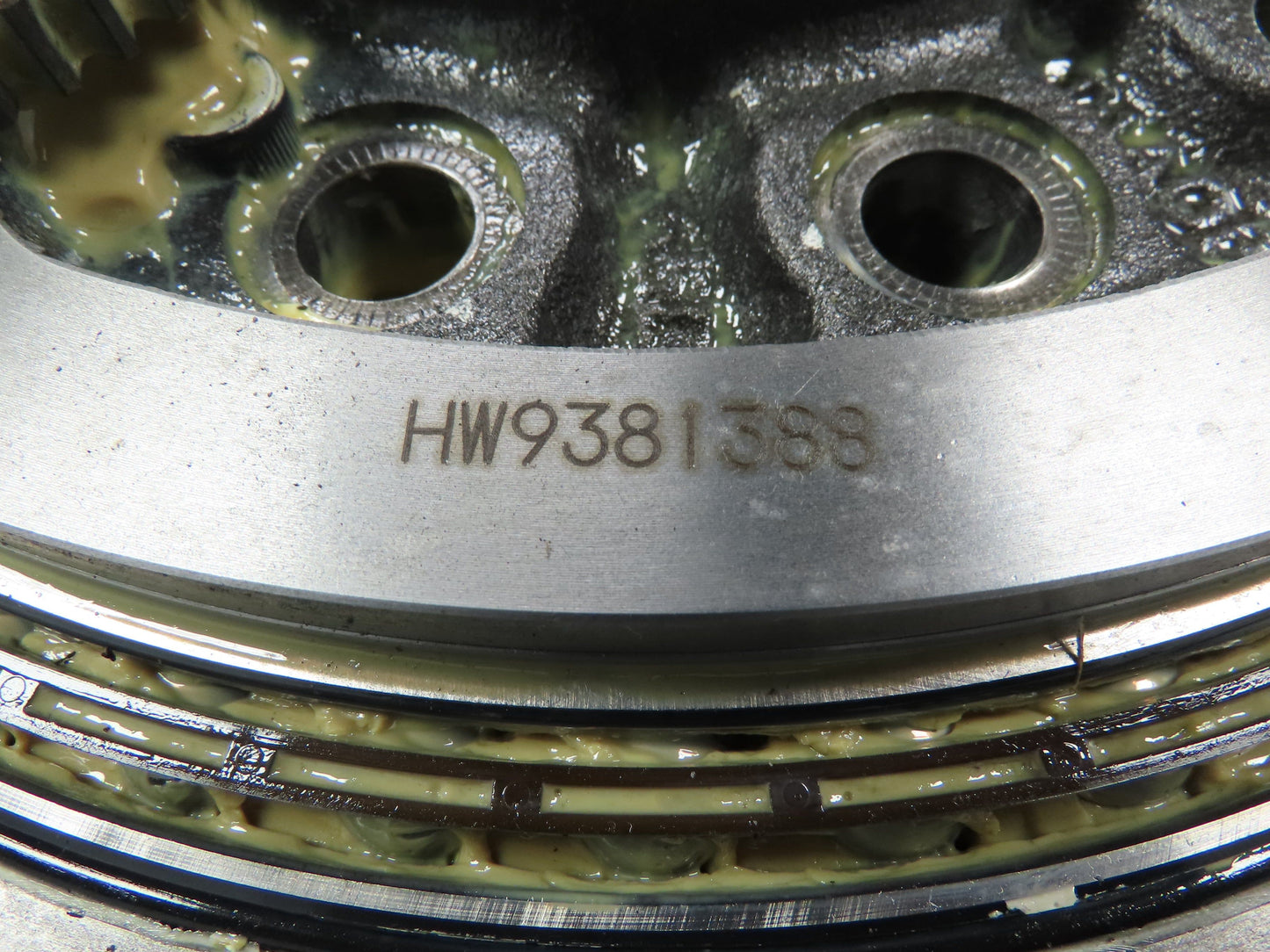 Yaskawa HW9381388-A Motoman UP130 XRC Robot S-Axis Speed Reducer Swivel Gear