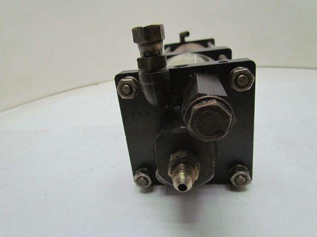 Samsomatic DVB80/120-7.4-SU 7.4:1 Air to Hydraulic Amplifier Spindle Positioner