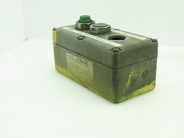 Allen Bradley 800T-3TZ Push Button Enclosure 3 Hole Green & Indicator Light