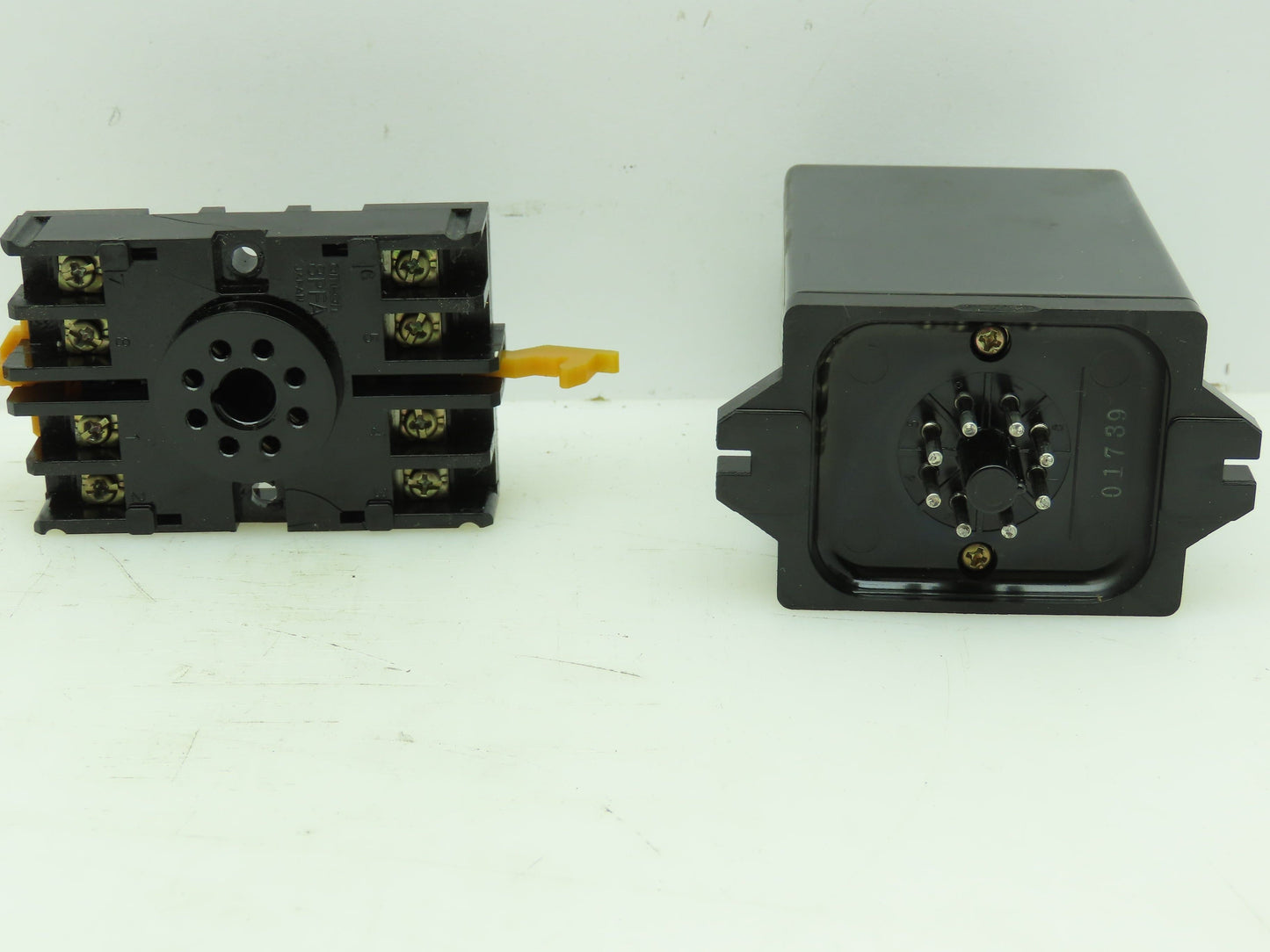 Omron AMD-SU3 Motion Detector AC100-120V 0-10 Sec With Base