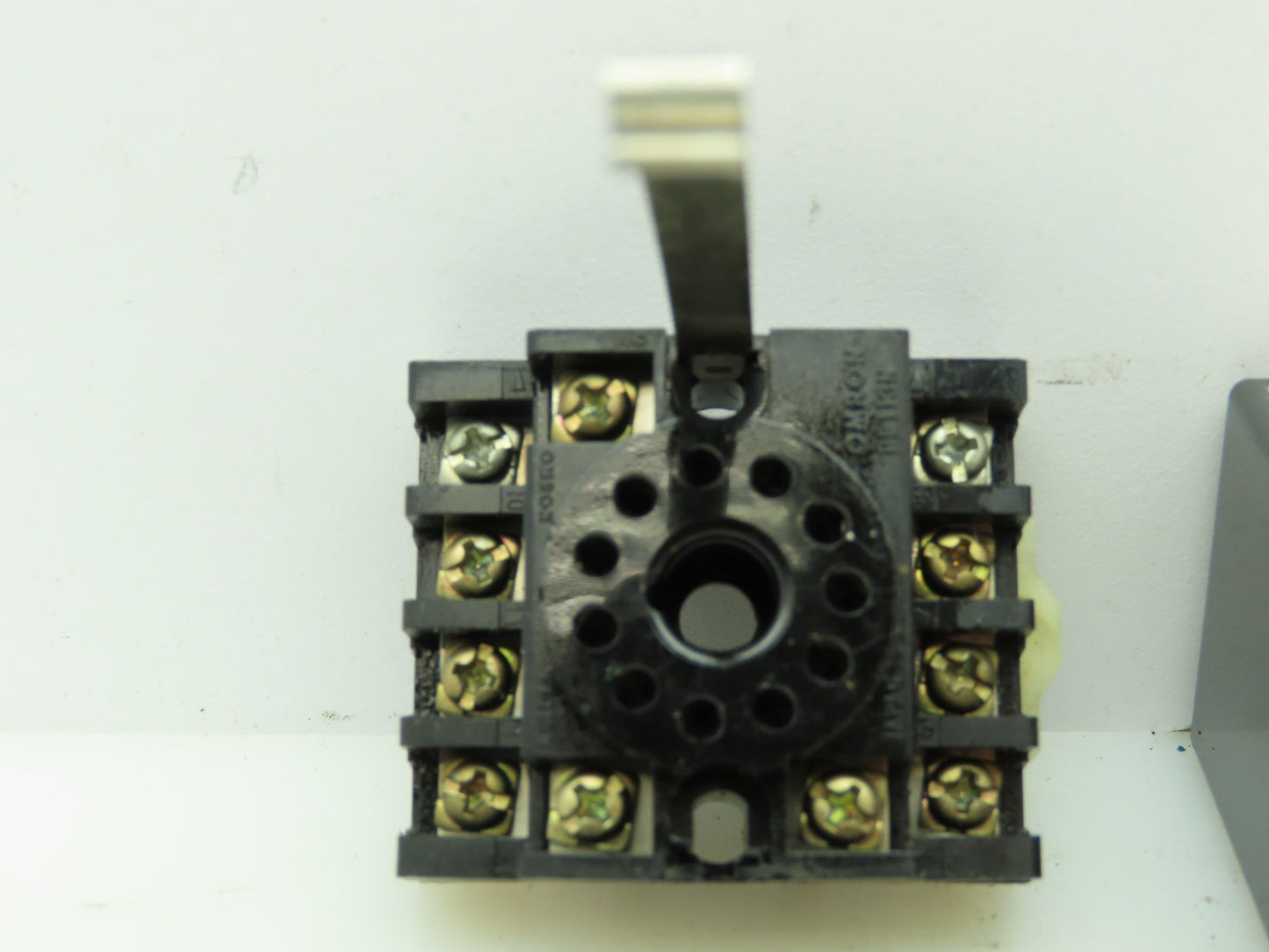 Omron E7U Level Switch Controller  110/220VAC Input24VDC Output