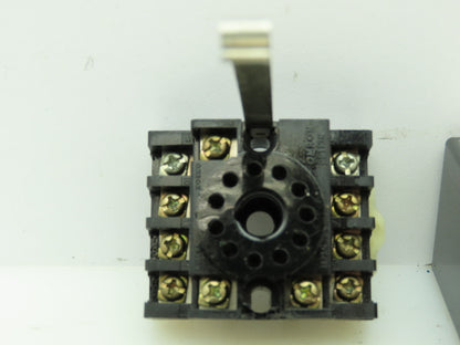 Omron E7U Level Switch Controller  110/220VAC Input24VDC Output