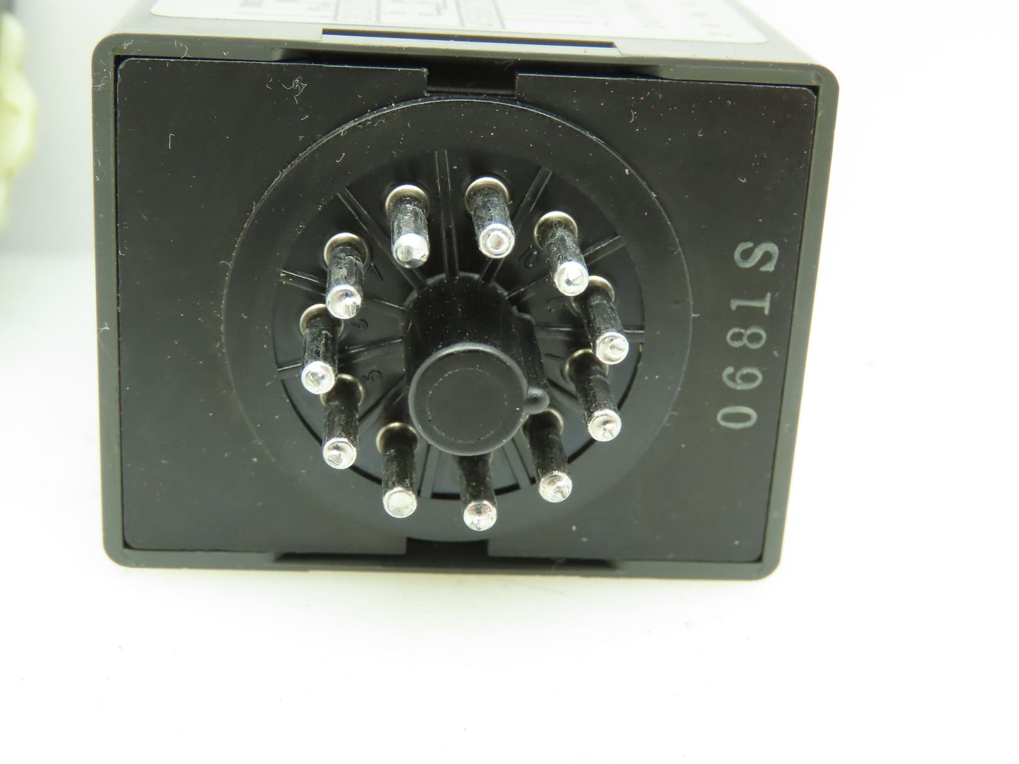 Omron E7U Level Switch Controller  110/220VAC Input24VDC Output