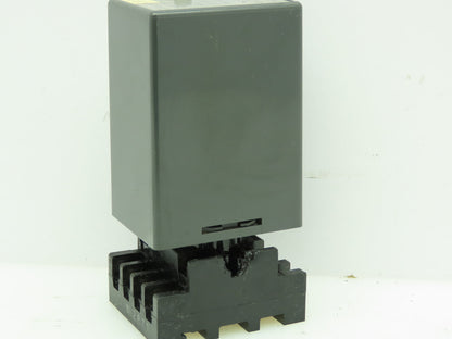 Omron E7U Level Switch Controller  110/220VAC Input24VDC Output