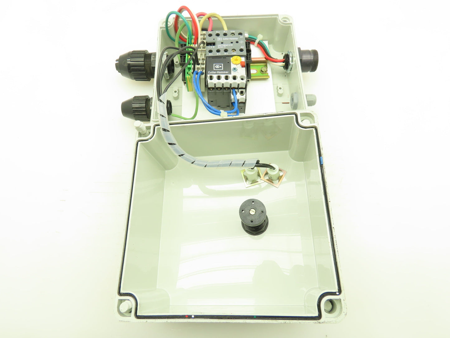 Cutler Hammer CE12BNC310 Motor Starter 1-1.6 FLA 3Ø 6 x 6" Enclosure 24VDC Coil