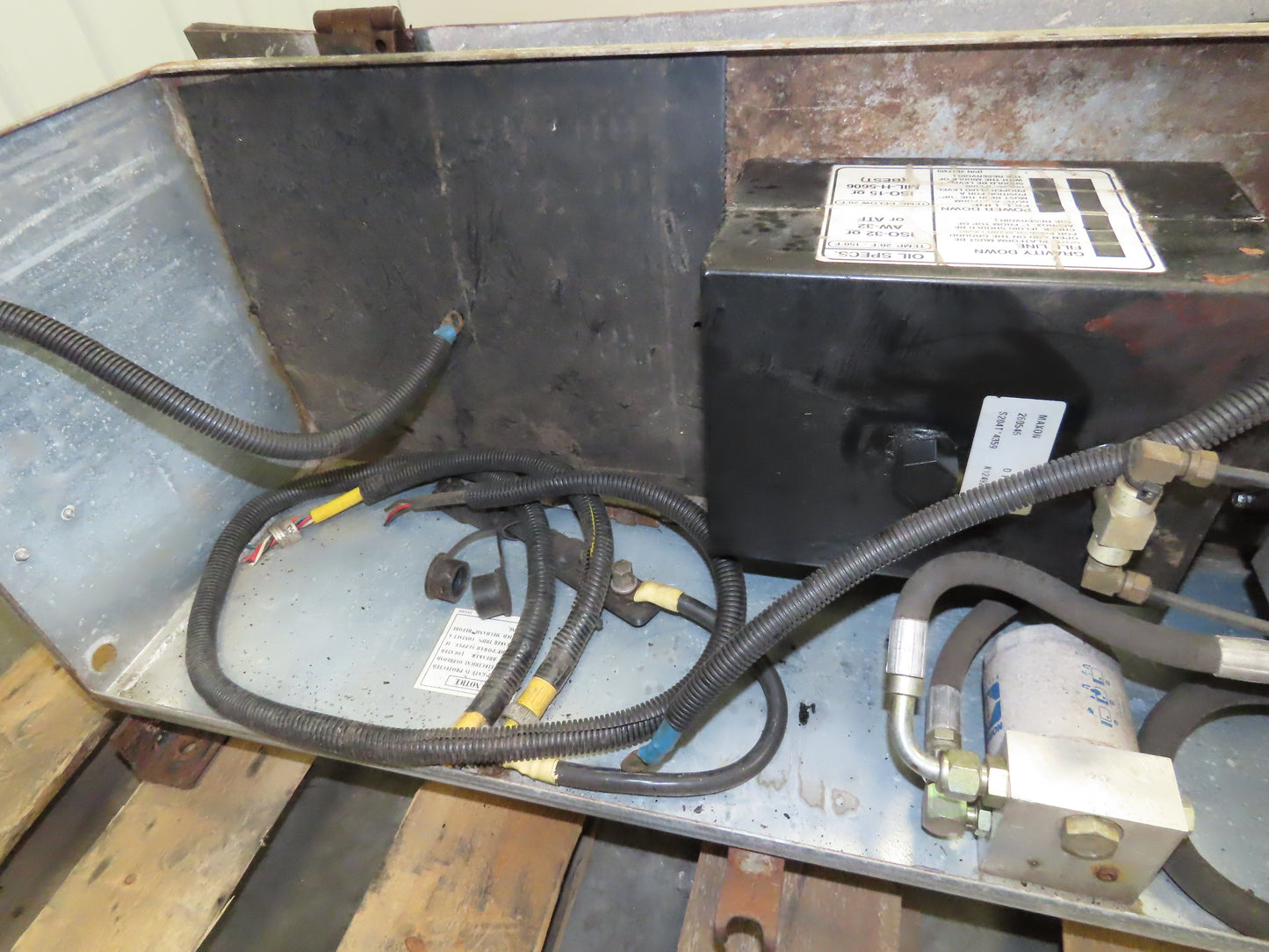 Maxon 3MR-44 12 Volt DC Lift Gate Hydraulic Power Unit 260545