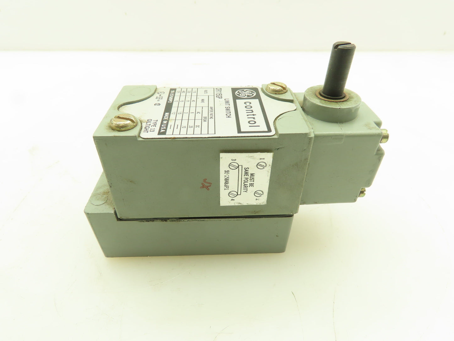 GE General Electric CR115G104  Oiltight Limit Switch 10A 600V