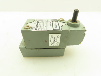 GE General Electric CR115G104  Oiltight Limit Switch 10A 600V