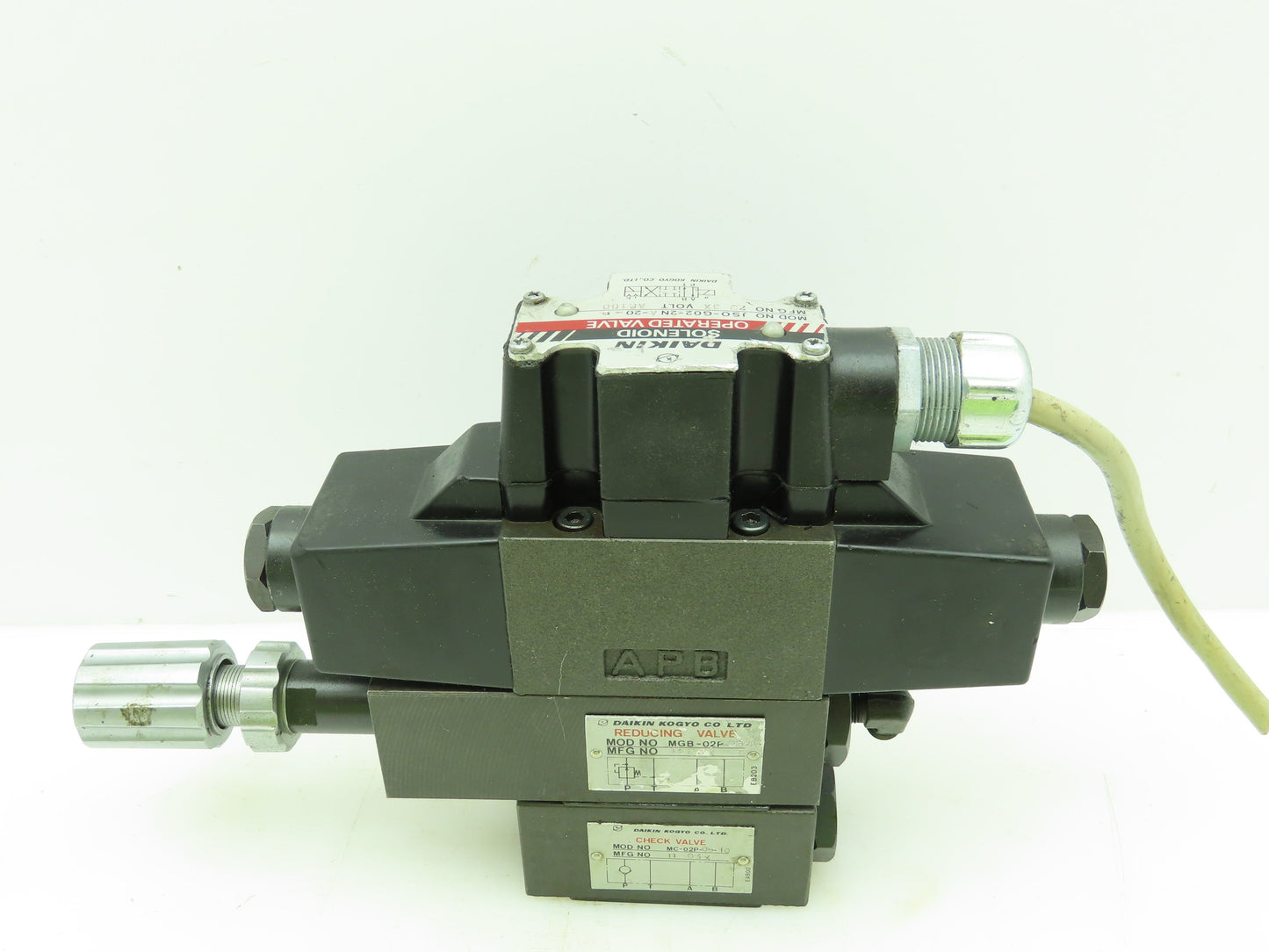 Daikin Kogyo Solenoid Controlled Hydraulic Valve Stack W/ Check and Reducing