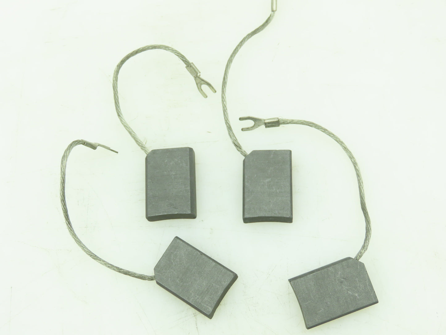 CEC 15088 Carbon Motor Brush 1-1/4"x 7/8"x 3/8" LOT OF 4