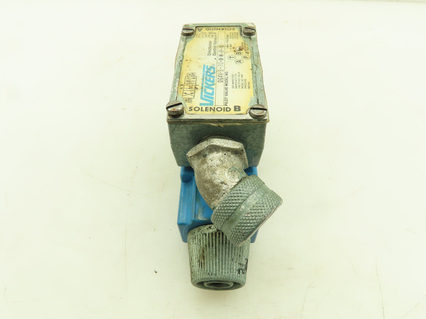 Vickers DG4V-3-7C-M-W-B-40 Hydraulic Directional Control Valve 5000PSI 120V Coil