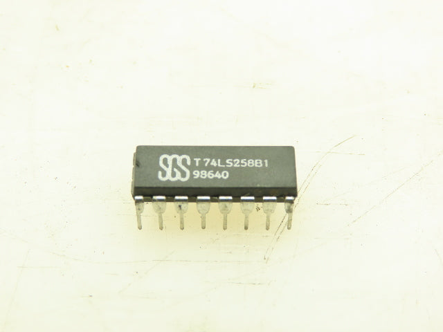 SGS Thomson T74LS258B1 Quad 2-Input Multiplexer /3-State Output 16-Dip LOT OF 25