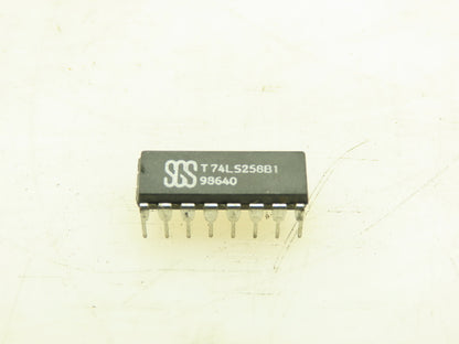 SGS Thomson T74LS258B1 Quad 2-Input Multiplexer /3-State Output 16-Dip LOT OF 25