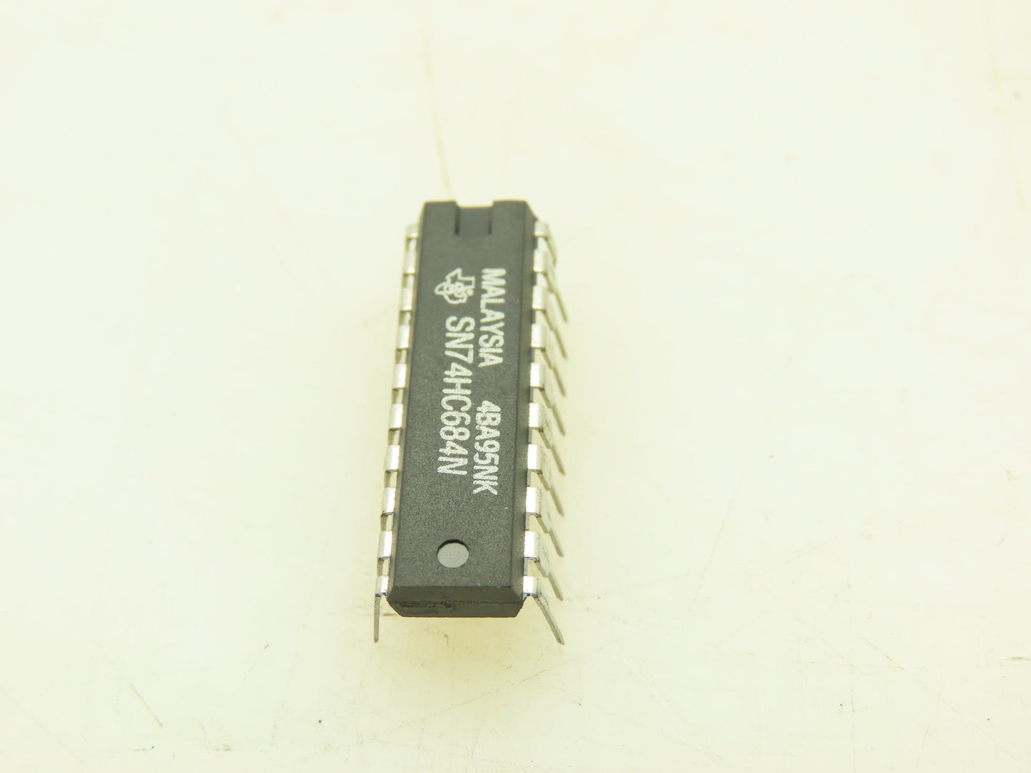 Texas Instruments SN74HC684N IC Comparator Magnitude 20-Dip 8-Bit Mag LOT OF 19