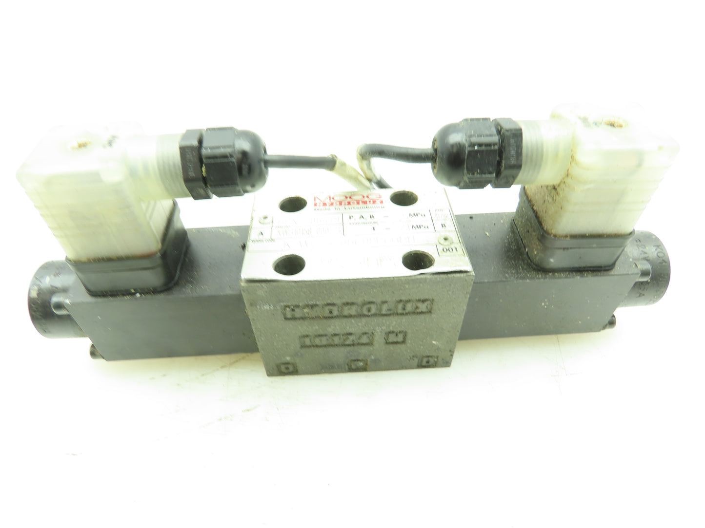 MOOG Hydrolux K-WE43P06C08PCOBN Hydraulic Directional Double Solenoid Valve 24V