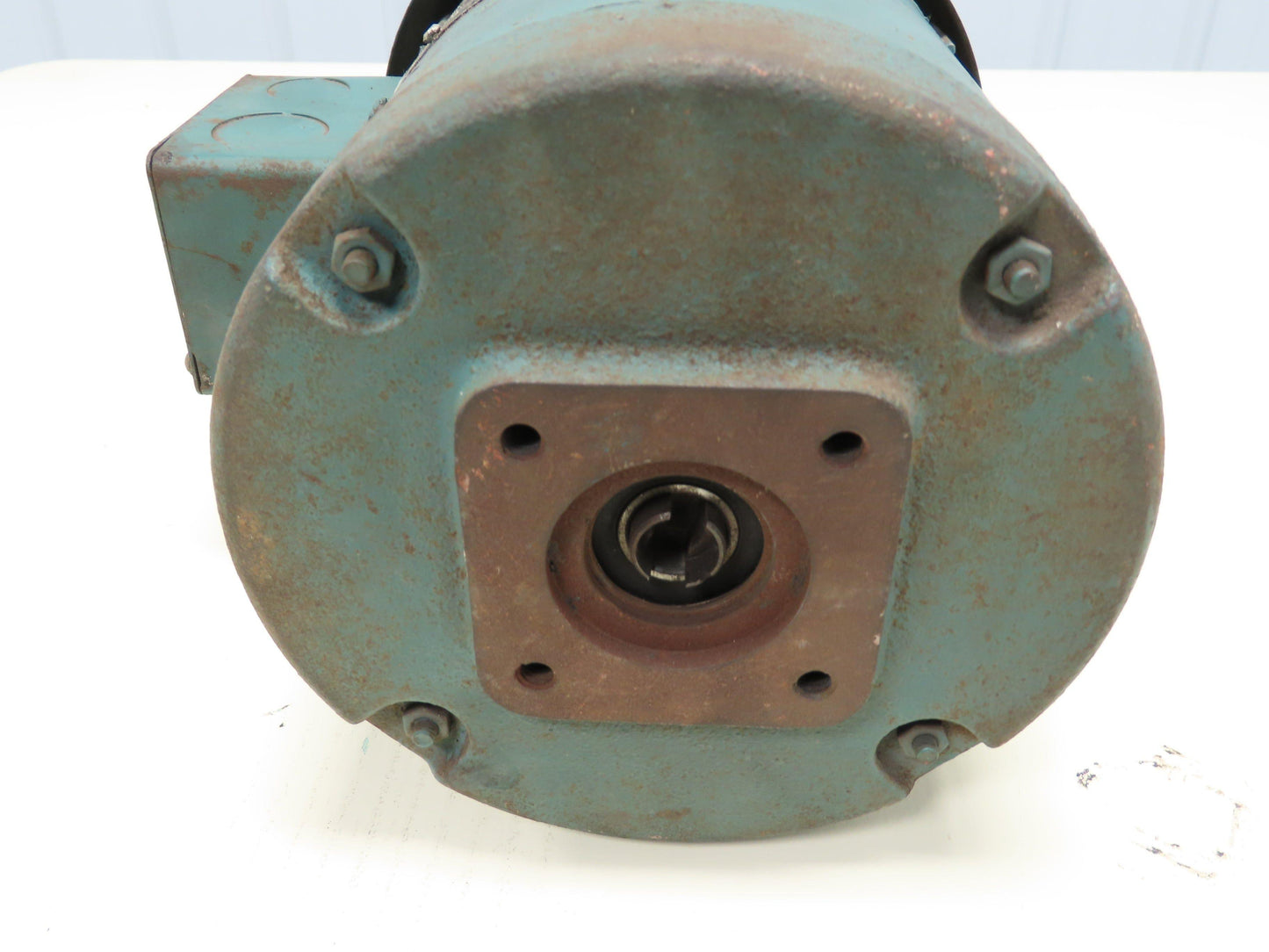 Leeson C6T17FB66B Motor 3Ph 1HP 480V 1.7A 1725RPM E56Y Slotted 9/16 Shaft Barnes