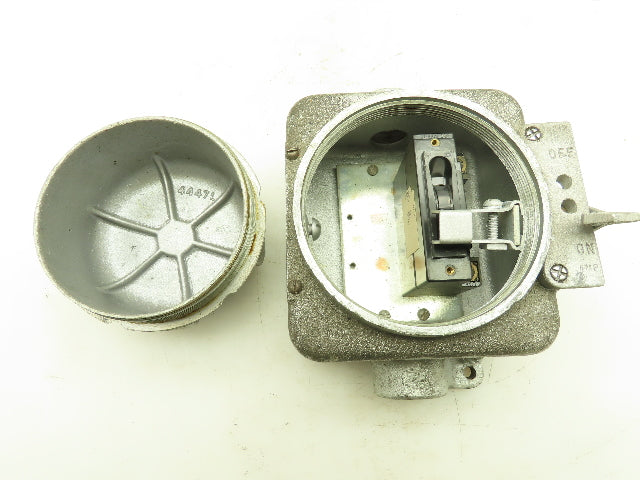 Crouse Hinds GUSC2041-13-5 Explosion Proof Snap Switch 15A 250V Breaker 1" Ports