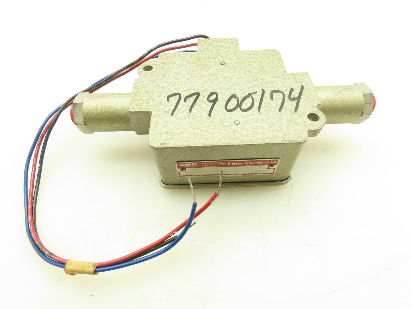 SOR 14R3-TX3-N1-C1A-X Pressure Difference Switch 8-30PSI Adj Range 1/4"NPT