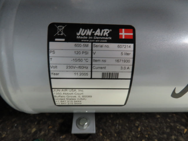 Jun-Air 600-5M Oilless Compressor Vacuum Pump 5L .67Hp 230V 120PSI Quiet Cabinet