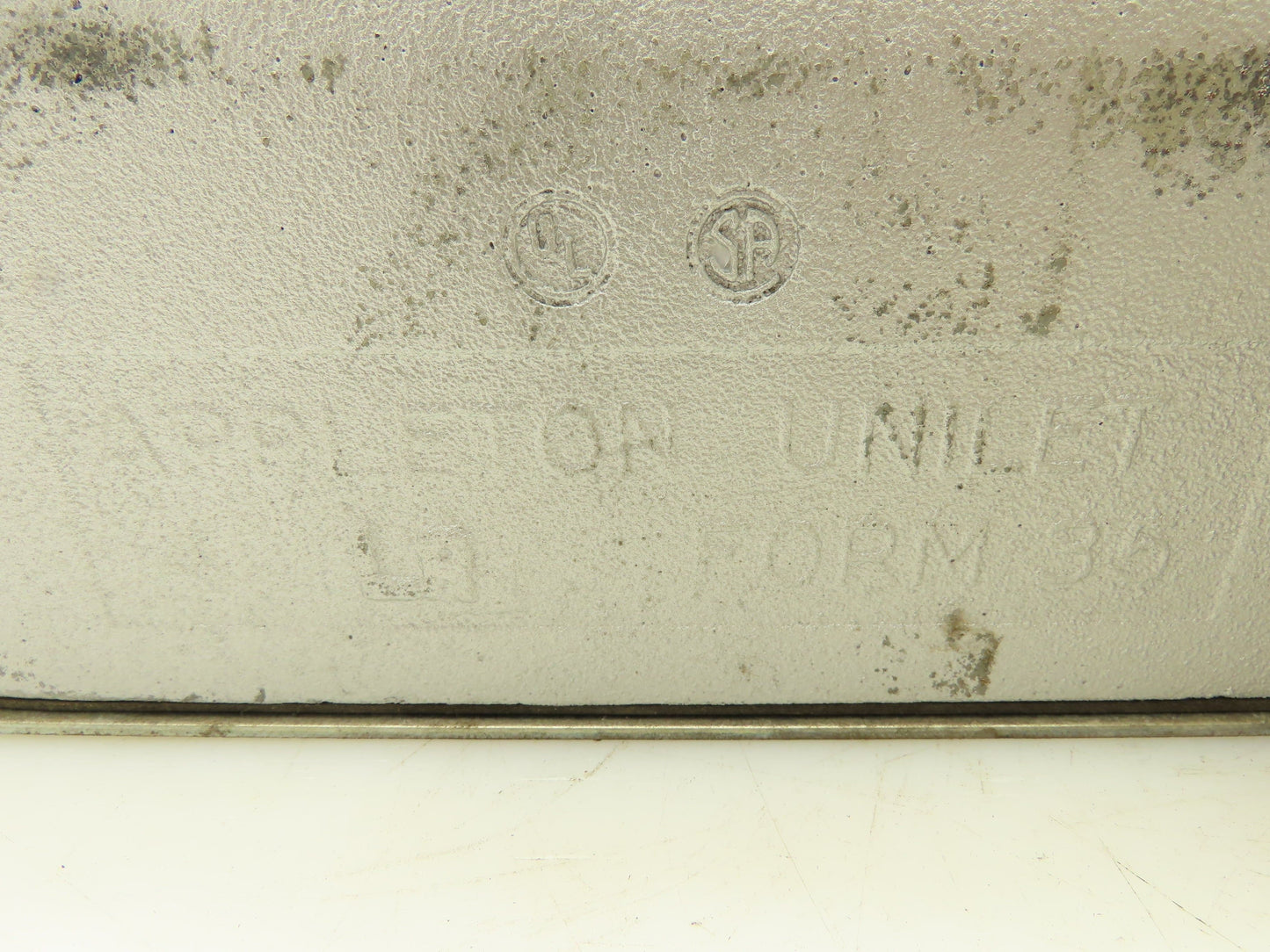 Appleton Electric LR400-M Conduit Outlet Body Iron LR 4" In Rigid Cover Gasket