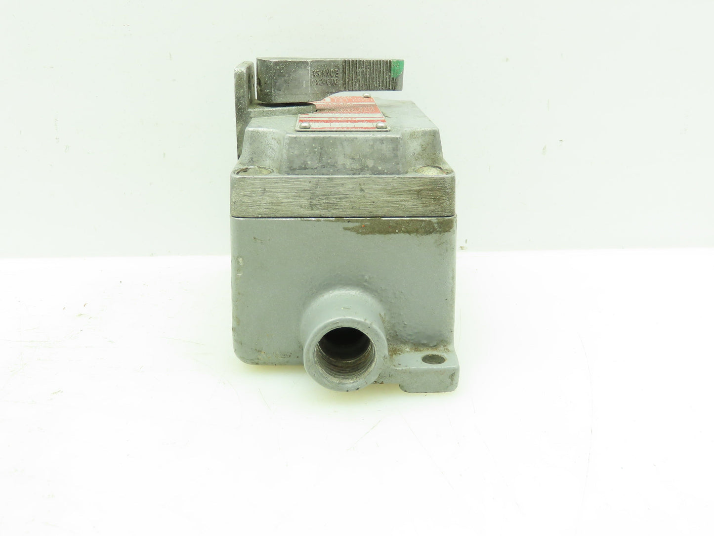 Killark XSS-53 Manual Motor Starter For Hazardous Location 600V 2HP 3-PH 3-Pole
