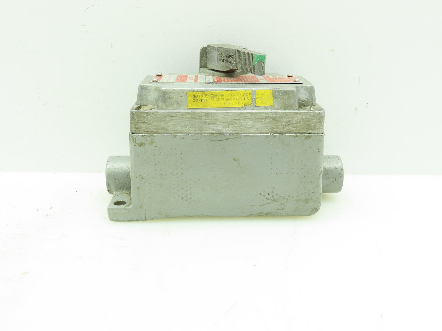 Killark XSS-53 Manual Motor Starter For Hazardous Location 600V 2HP 3-PH 3-Pole