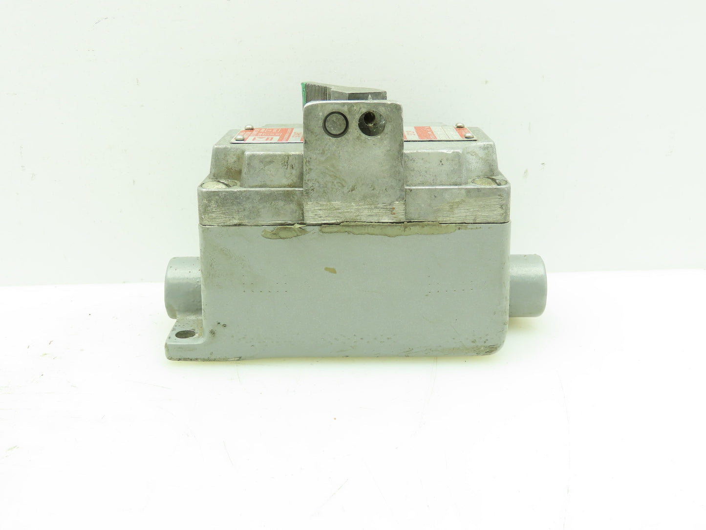 Killark XSS-53 Manual Motor Starter For Hazardous Location 600V 2HP 3-PH 3-Pole