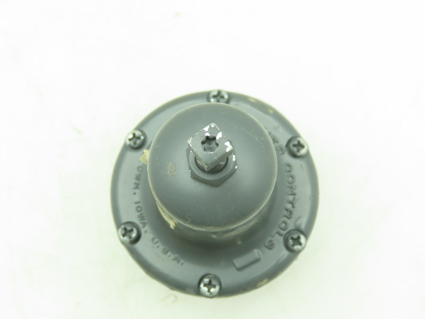 Fisher Controls Pressure Regulator. 0-35psi 1/4 NPT Pneumatic Air Adjustable