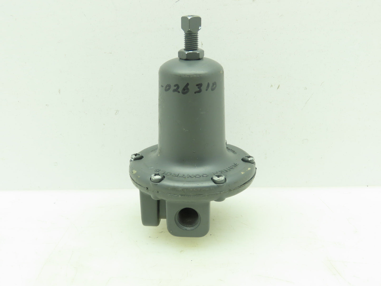 Fisher Controls Pressure Regulator. 0-35psi 1/4 NPT Pneumatic Air Adjustable