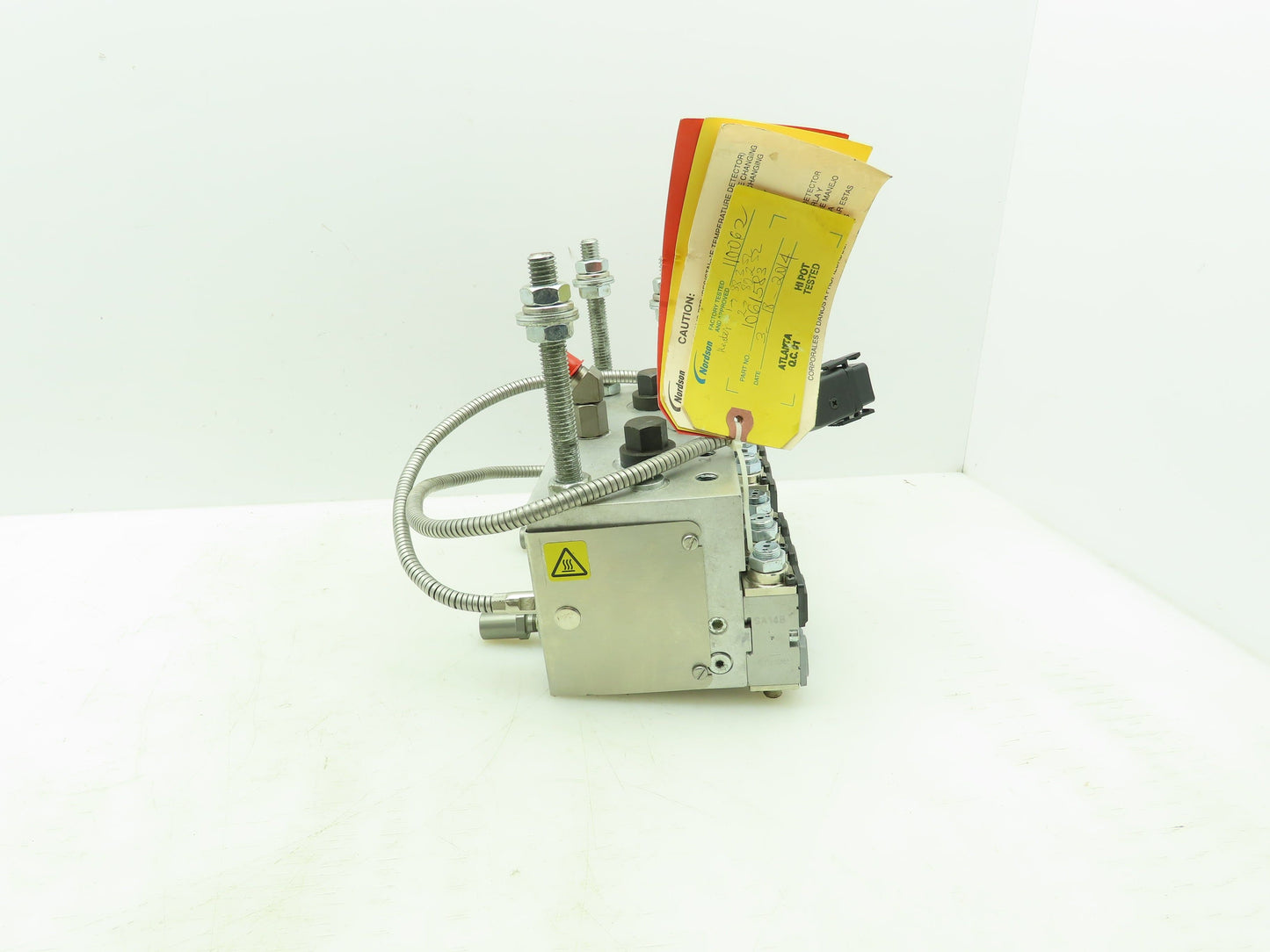 Nordson 1061583 Heater Manifold 240v 1200 Watt with 6 SA14B Hot Melt Gun Modules