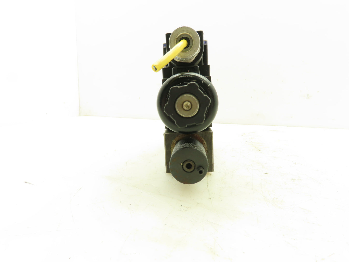 Nachi SS-G01-C5-FR-E230-E20 Wet Type Hydraulic Directional Solenoid Valve E230